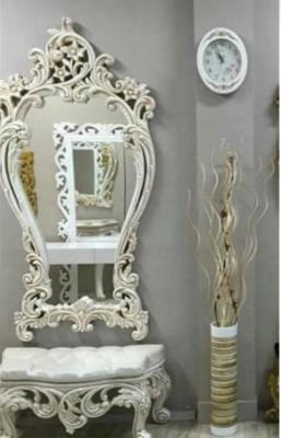 Miroir Reine avec chaise 